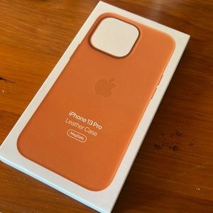 Apple iPhone 13 Pro Leather Case MagSafe